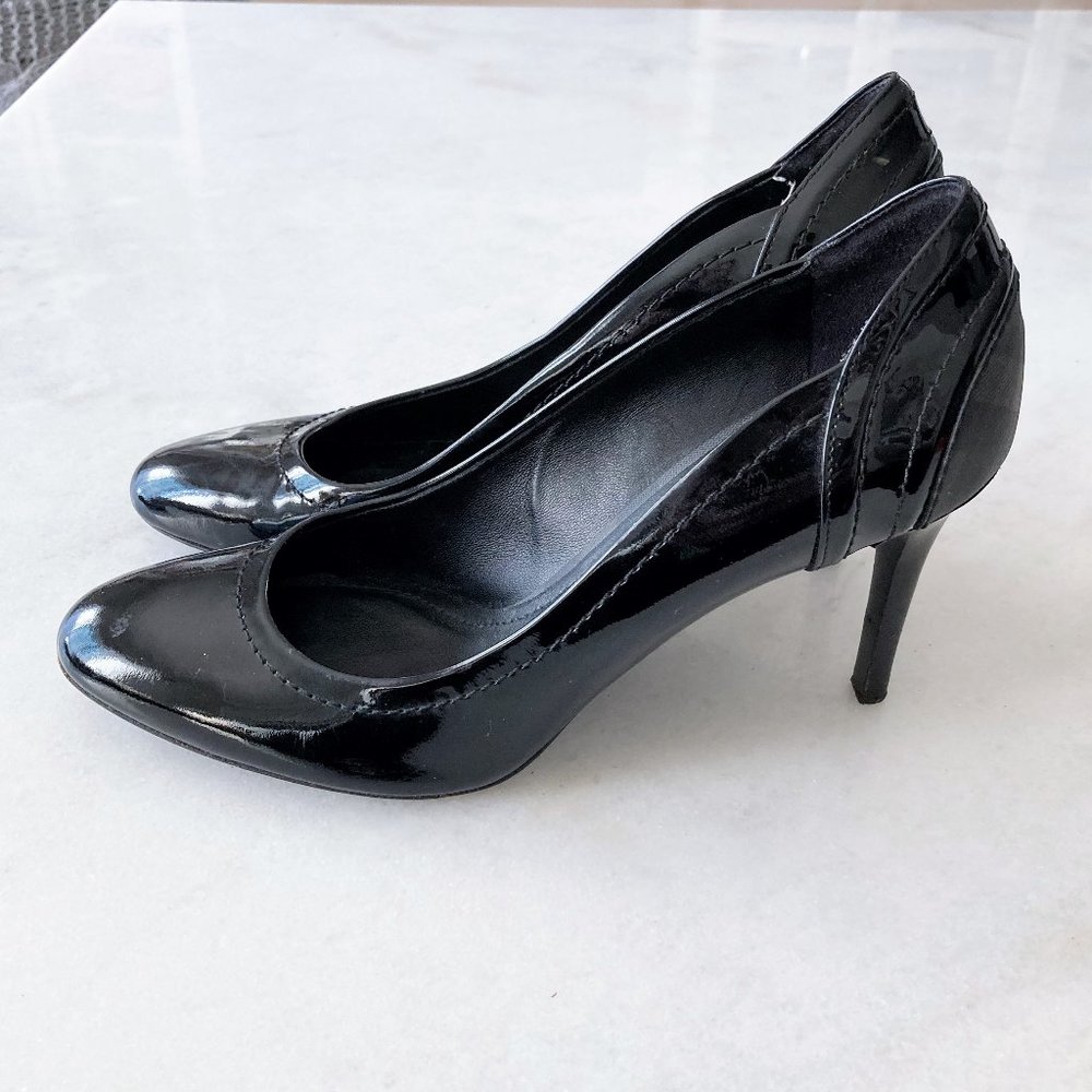 Burberry shiny black & plaid / check pumps, patent leather high heel shoes